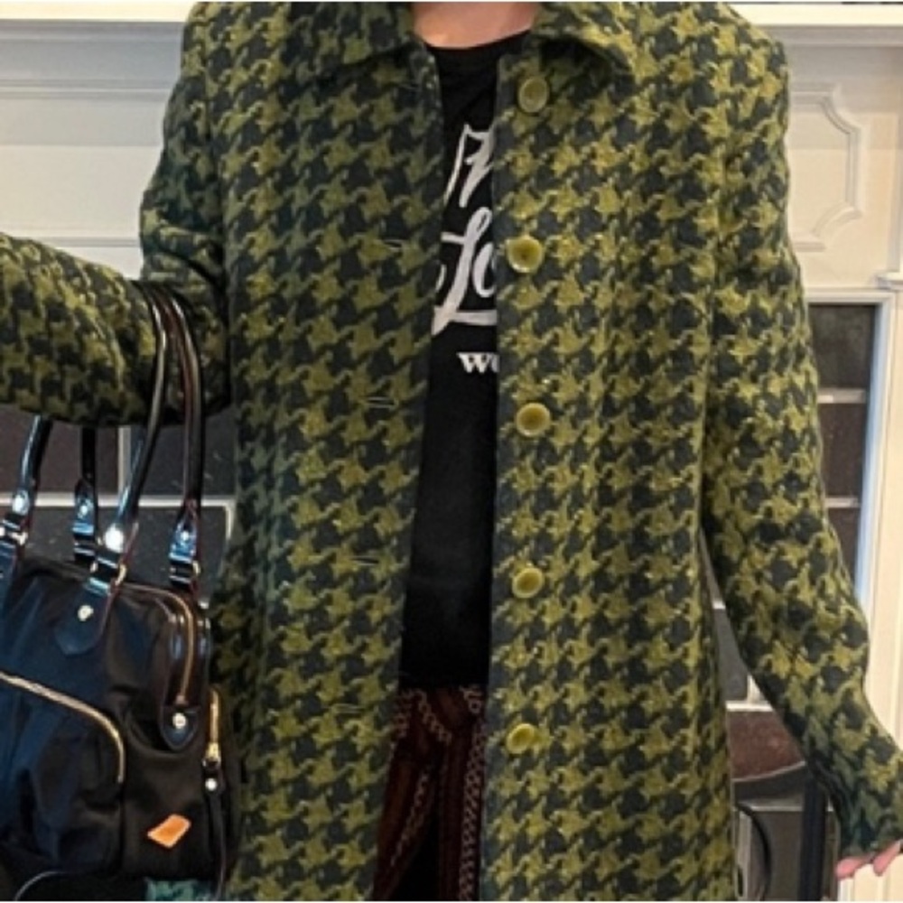Oilily Houndstooth Wool/Carpet Coat 
42 or M-L - Picture 7 of 17